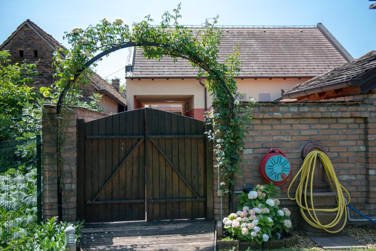 Apartmani Spoljar Zupanja Exterior photo